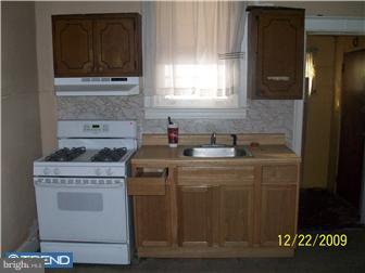 5814 Stockton Road Philadelphia, PA 19138 - Photo 5 of 12 Kitchen