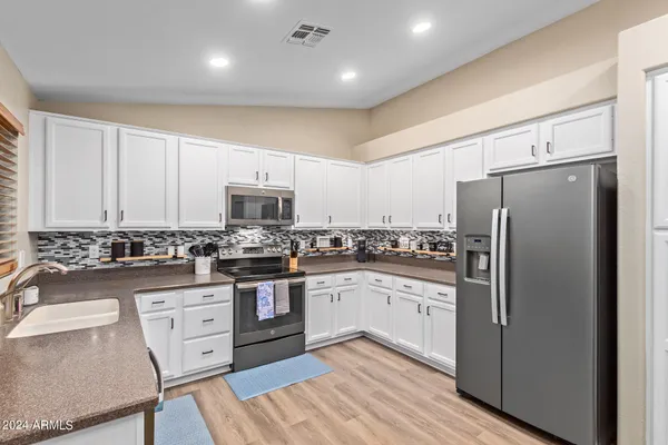 $9,995 | 6361 East Regina Street, Mesa, AZ 85215