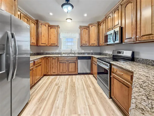 $306,900 | 330 Par Road 5, Leesville, LA 71446