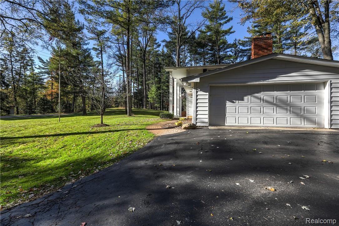 4828 Arrowhead Road West Bloomfield, MI 48323 - Photo 35 of 44 -12.jpg