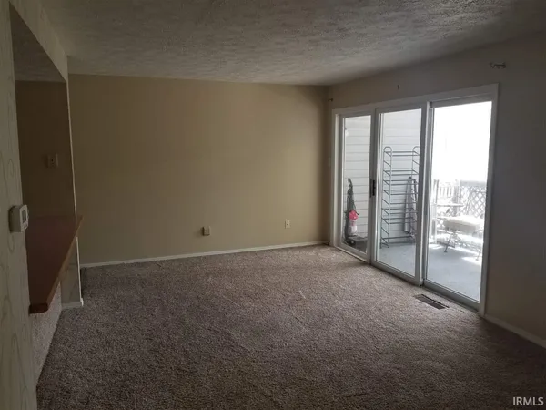 $1,000 | 1206 South College Mall Road, Bloomington, IN 47401