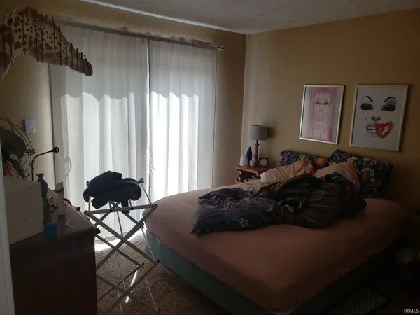 $1,000 | 1206 South College Mall Road, Bloomington, IN 47401