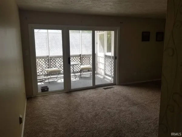 $1,000 | 1206 South College Mall Road, Bloomington, IN 47401