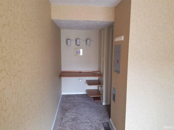 $1,000 | 1206 South College Mall Road, Bloomington, IN 47401