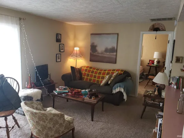 $1,000 | 1206 South College Mall Road, Bloomington, IN 47401