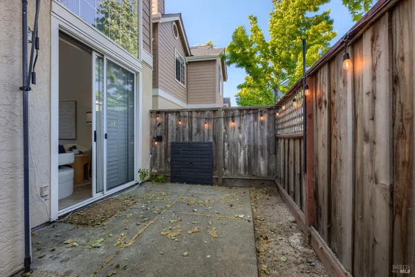 $464,999 | 130 Manchester Drive, Fairfield, CA 94533