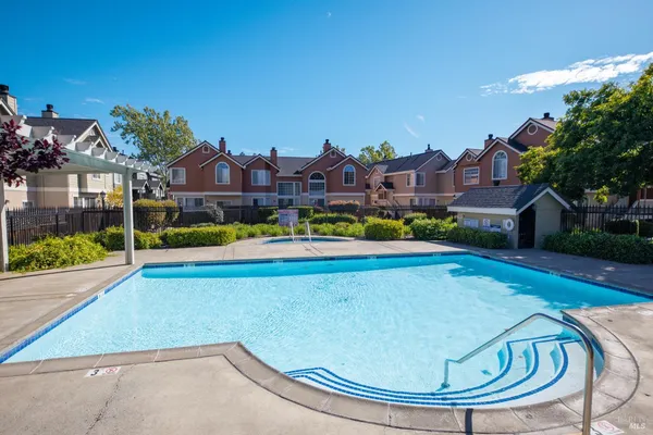 $464,999 | 130 Manchester Drive, Fairfield, CA 94533