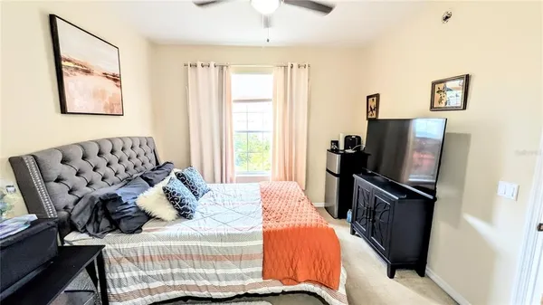 $2,100 | 5687 Key Largo Court, Unit 5687, Bradenton, FL 34203