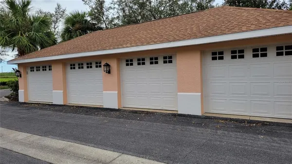 $2,100 | 5687 Key Largo Court, Unit 5687, Bradenton, FL 34203