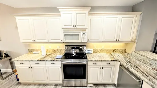 $2,100 | 5687 Key Largo Court, Unit 5687, Bradenton, FL 34203