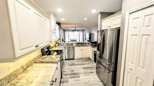 $2,100 | 5687 Key Largo Court, Unit 5687, Bradenton, FL 34203