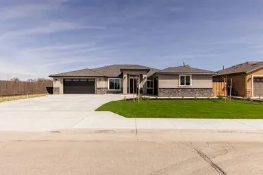 $799,900 | 3351 North Bautista Avenue, Hanford, CA 93230