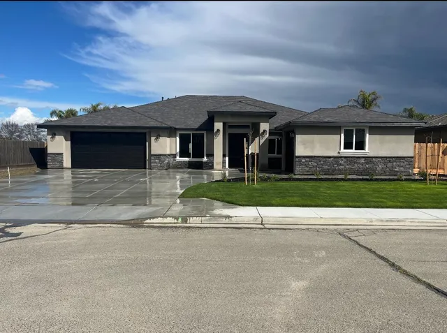 $799,900 | 3351 North Bautista Avenue, Hanford, CA 93230