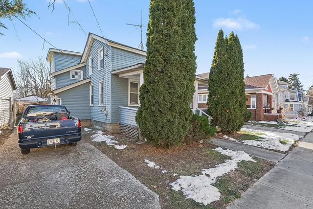 $215,000 | 541 4th Avenue, Aurora, IL 60505