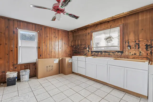 $215,000 | 541 4th Avenue, Aurora, IL 60505