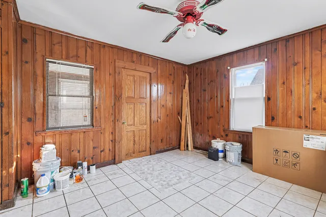 $215,000 | 541 4th Avenue, Aurora, IL 60505