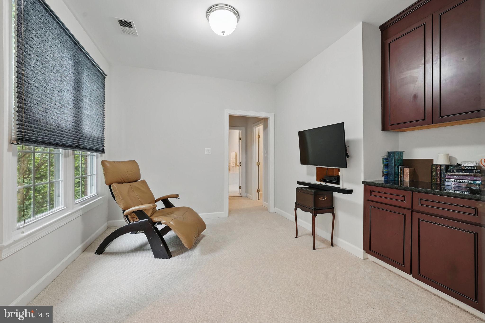 1813 Solitaire Lane McLean, VA 22101 - Photo 17 of 33