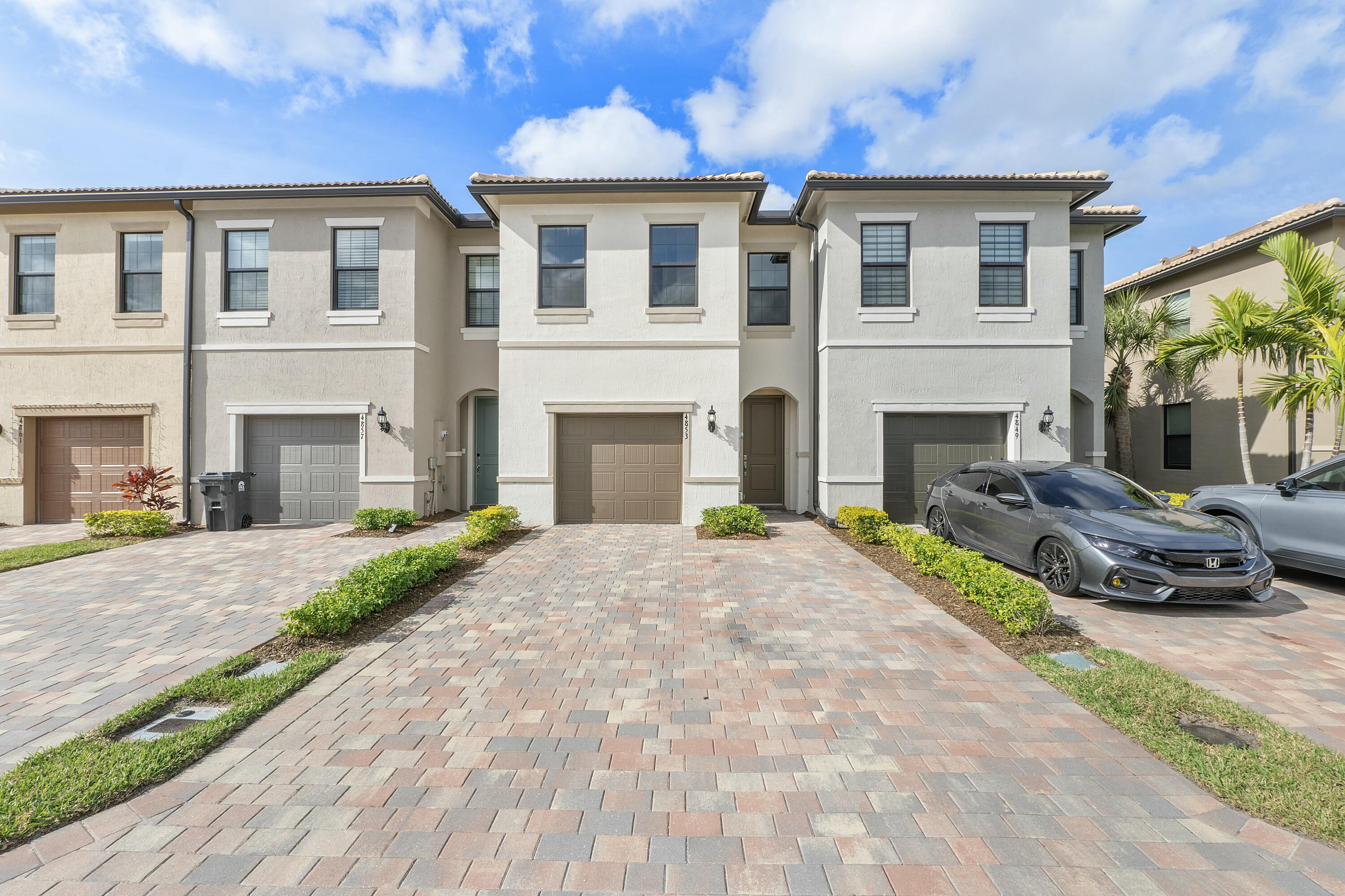 4853 Chantilly Road Lake Worth, FL 33467 - Photo 1 of 37 tempImageAMJwic