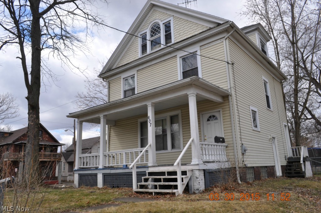 607 Fulton Road Northwest Canton, OH 44703 - Photo 3 of 19