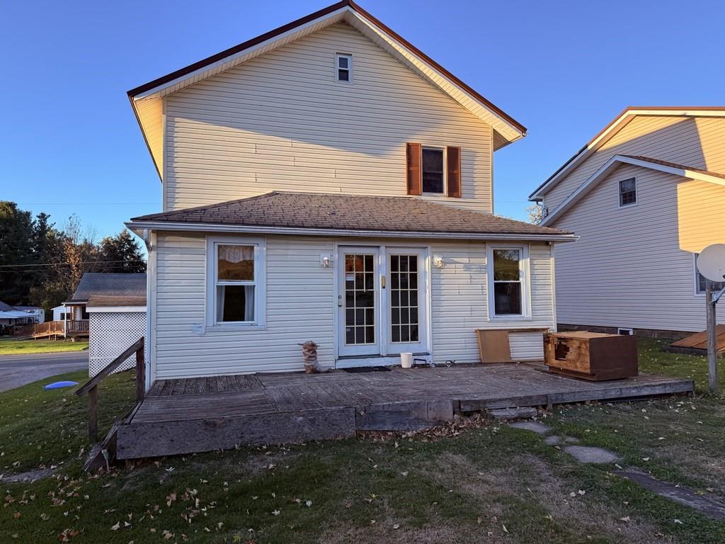 658 Highway 536 Mayport, PA 16240 - Photo 2 of 13 a front view of a house with a yard