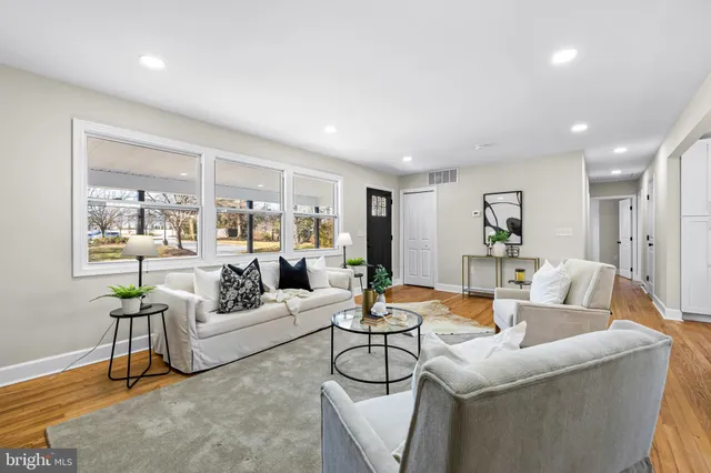 $599,900 | 1811 Vista Lane, Lutherville-Timonium, MD 21093