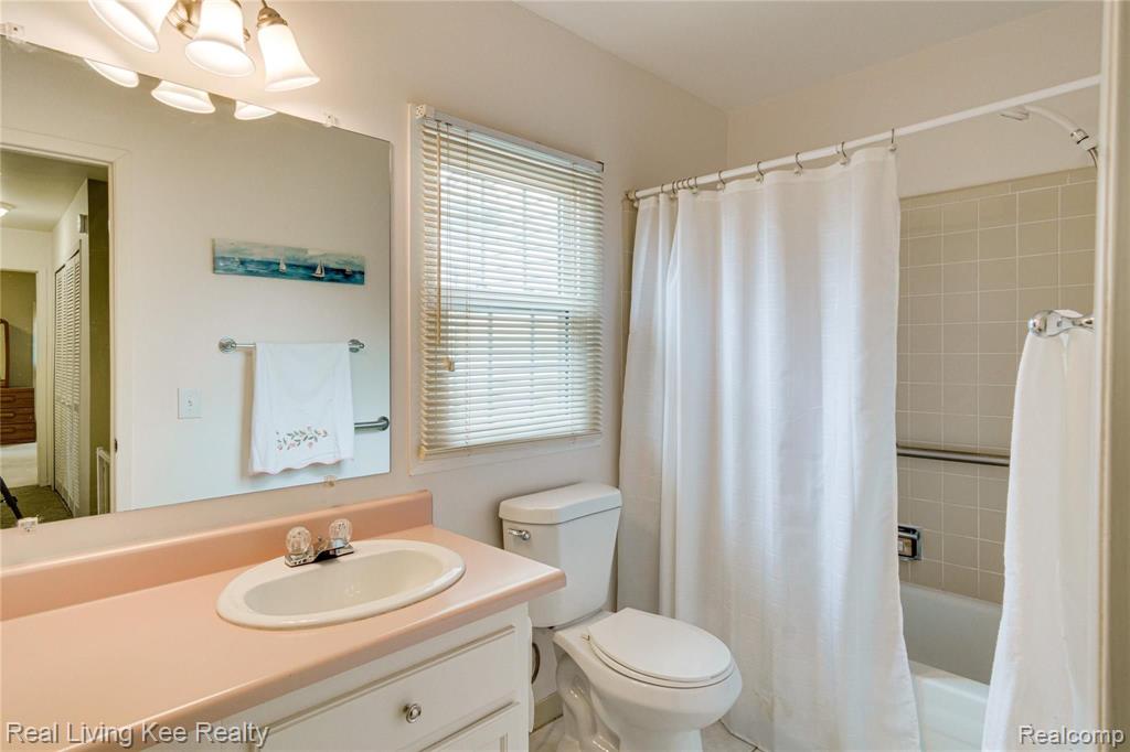 1590 Ravine Lane, Unit 171 Rochester Hills, MI 48306 - Photo 15 of 22