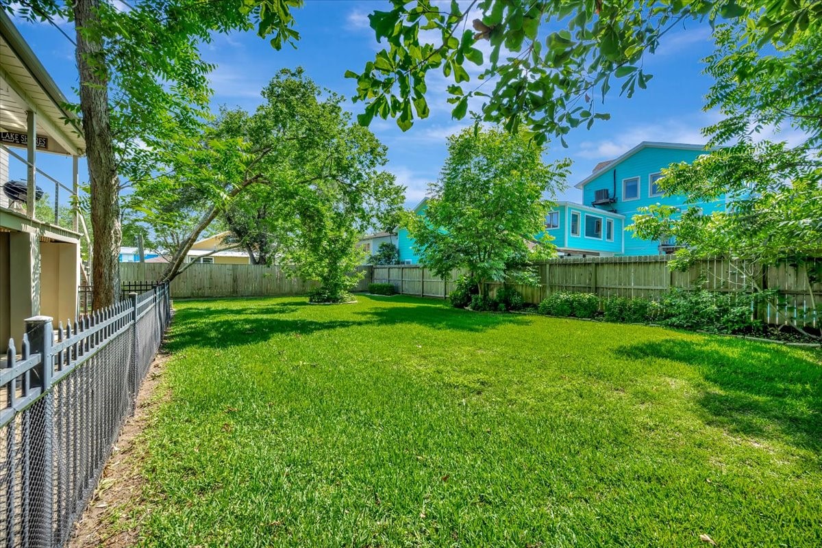 112 Oak Road Clear Lake Shores, TX 77565 - Photo 28 of 41 A RARE, POOL-SIZED BACKYARD CONSISTING OF 4 LOTS.