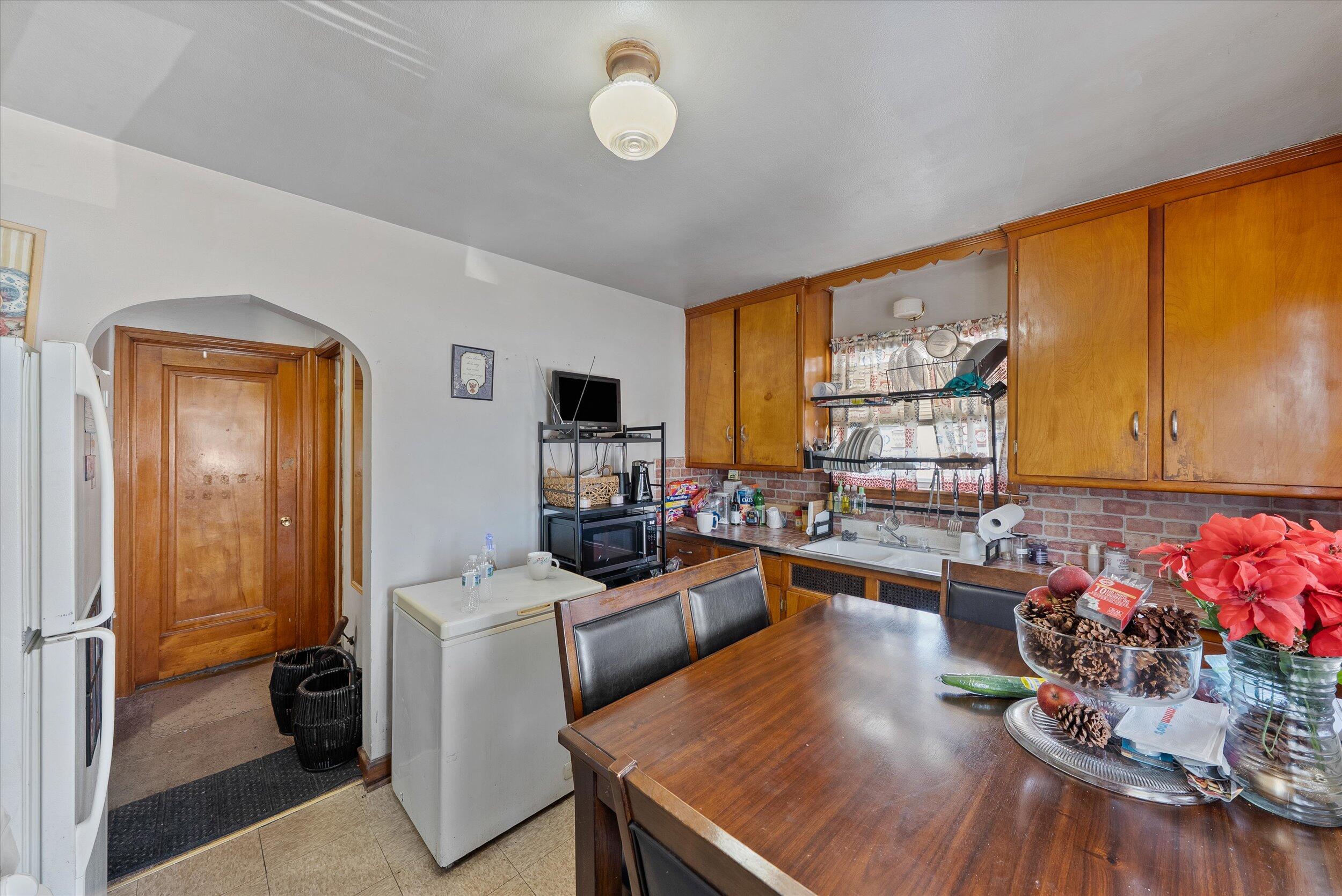 2977 North 61st Street Milwaukee, WI 53210 - Photo 12 of 20 12-Upper Kitchen