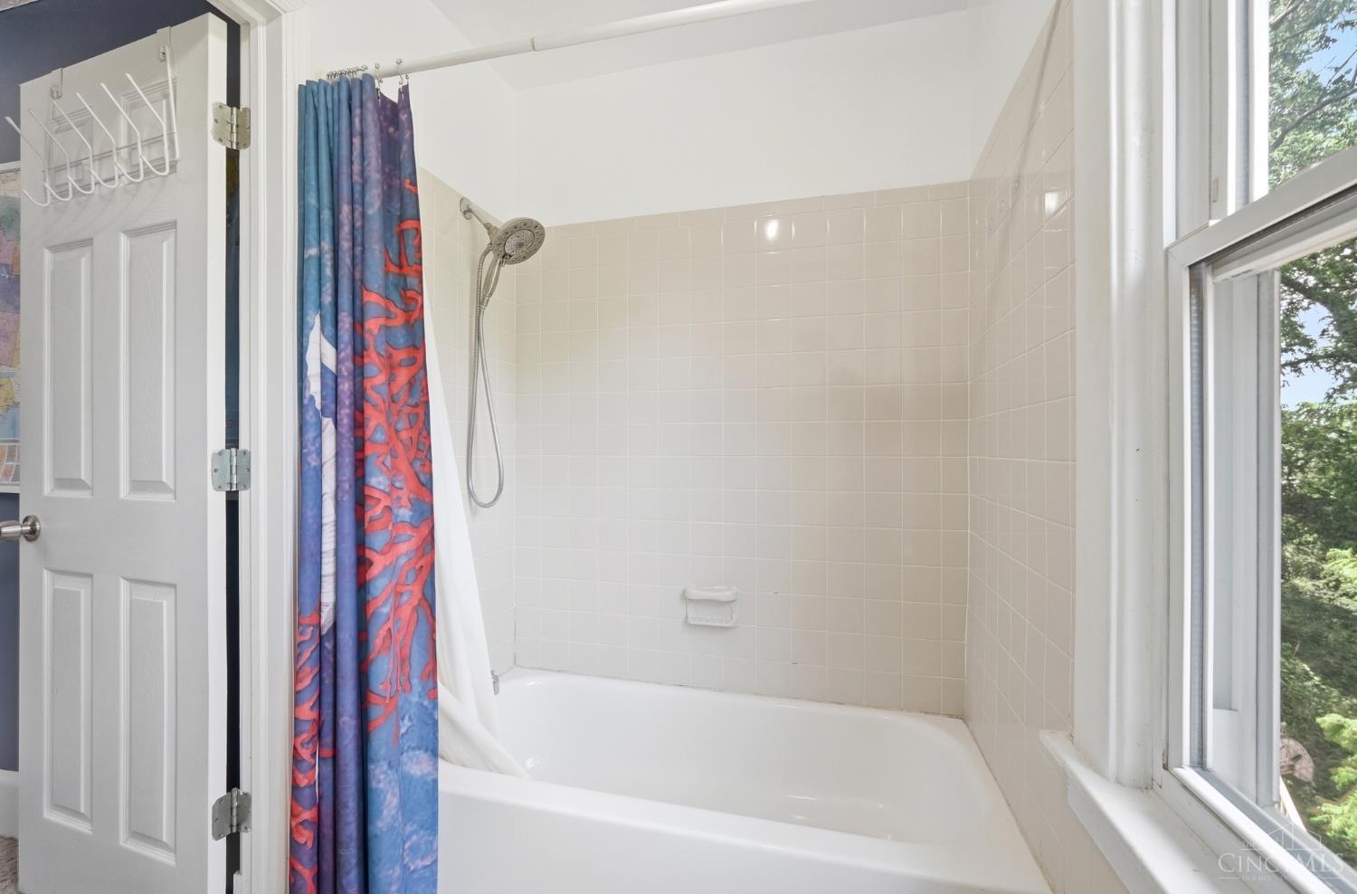 4024 Paddock Road Cincinnati, OH 45229 - Photo 36 of 58