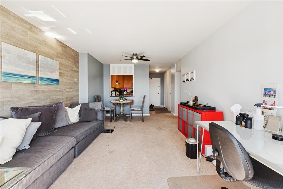 5415 North Sheridan Road, Unit 4815 Chicago, IL 60640 - Photo 5 of 21
