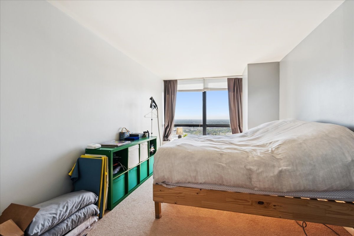 5415 North Sheridan Road, Unit 4815 Chicago, IL 60640 - Photo 10 of 21