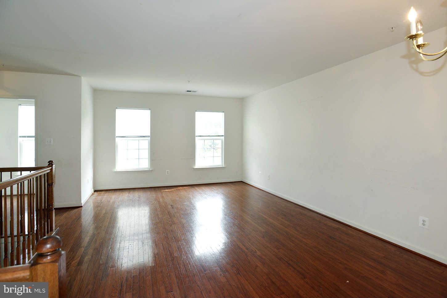 11343 King George Drive, Unit 9 Silver Spring, MD 20902 - Photo 2 of 30 Living Area