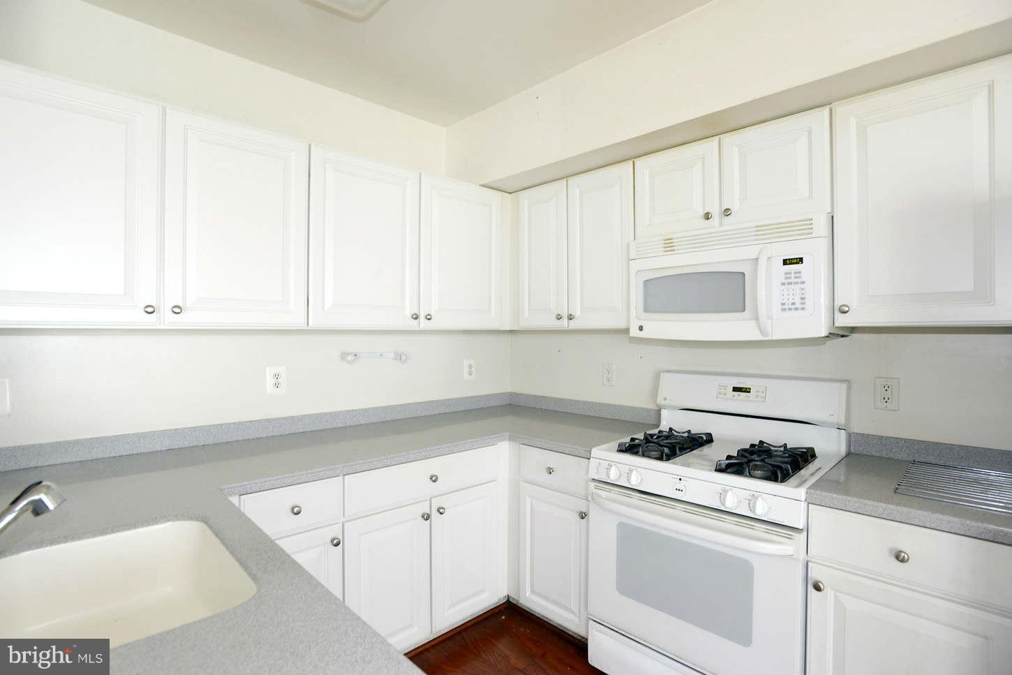 11343 King George Drive, Unit 9 Silver Spring, MD 20902 - Photo 11 of 30 Kitchen