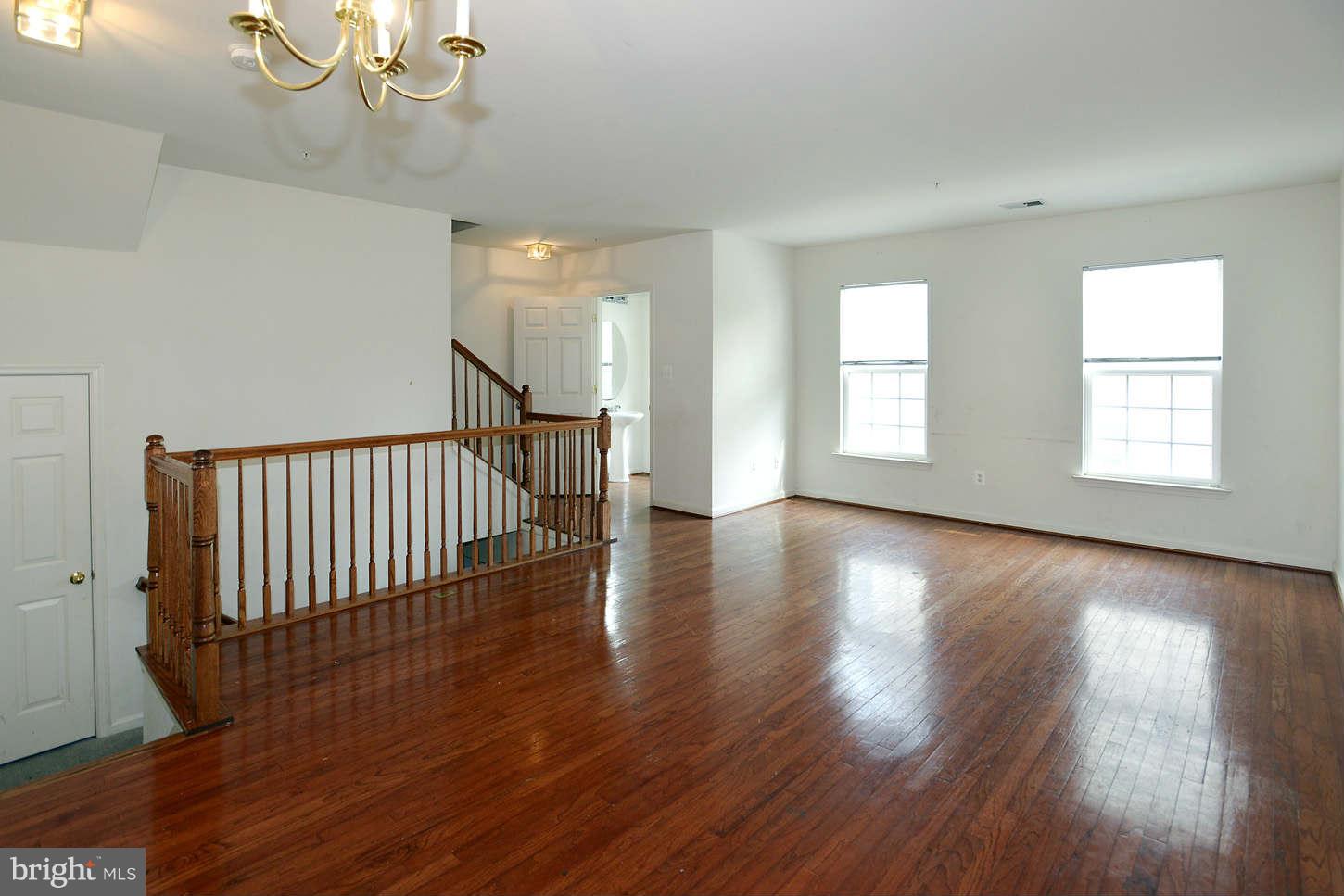 11343 King George Drive, Unit 9 Silver Spring, MD 20902 - Photo 3 of 30 Living Area
