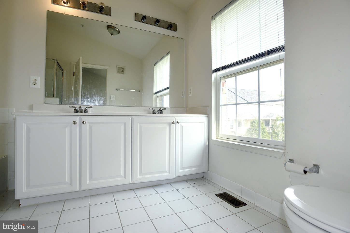 11343 King George Drive, Unit 9 Silver Spring, MD 20902 - Photo 21 of 30 Bath (Master)