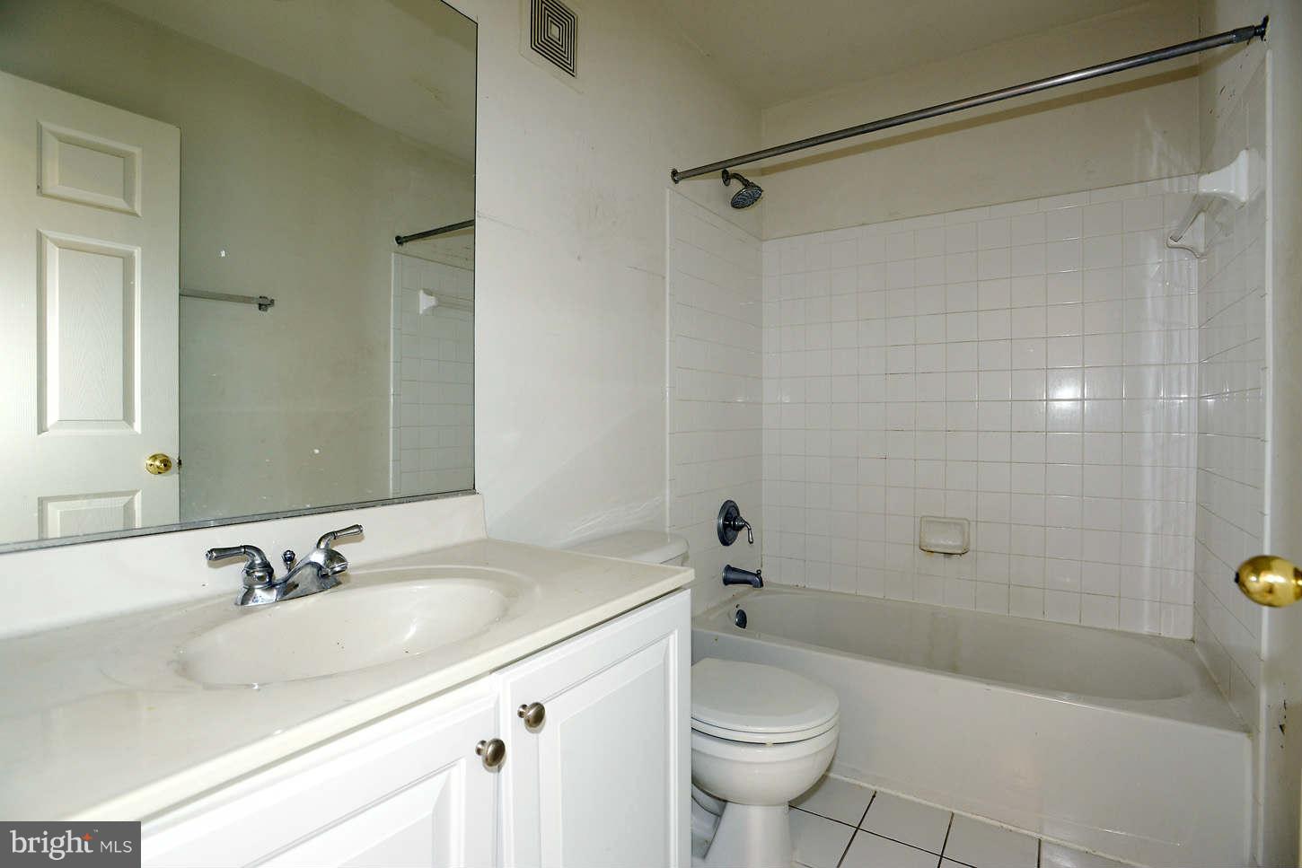 11343 King George Drive, Unit 9 Silver Spring, MD 20902 - Photo 24 of 30 Full Bath in Upstairs Hallway