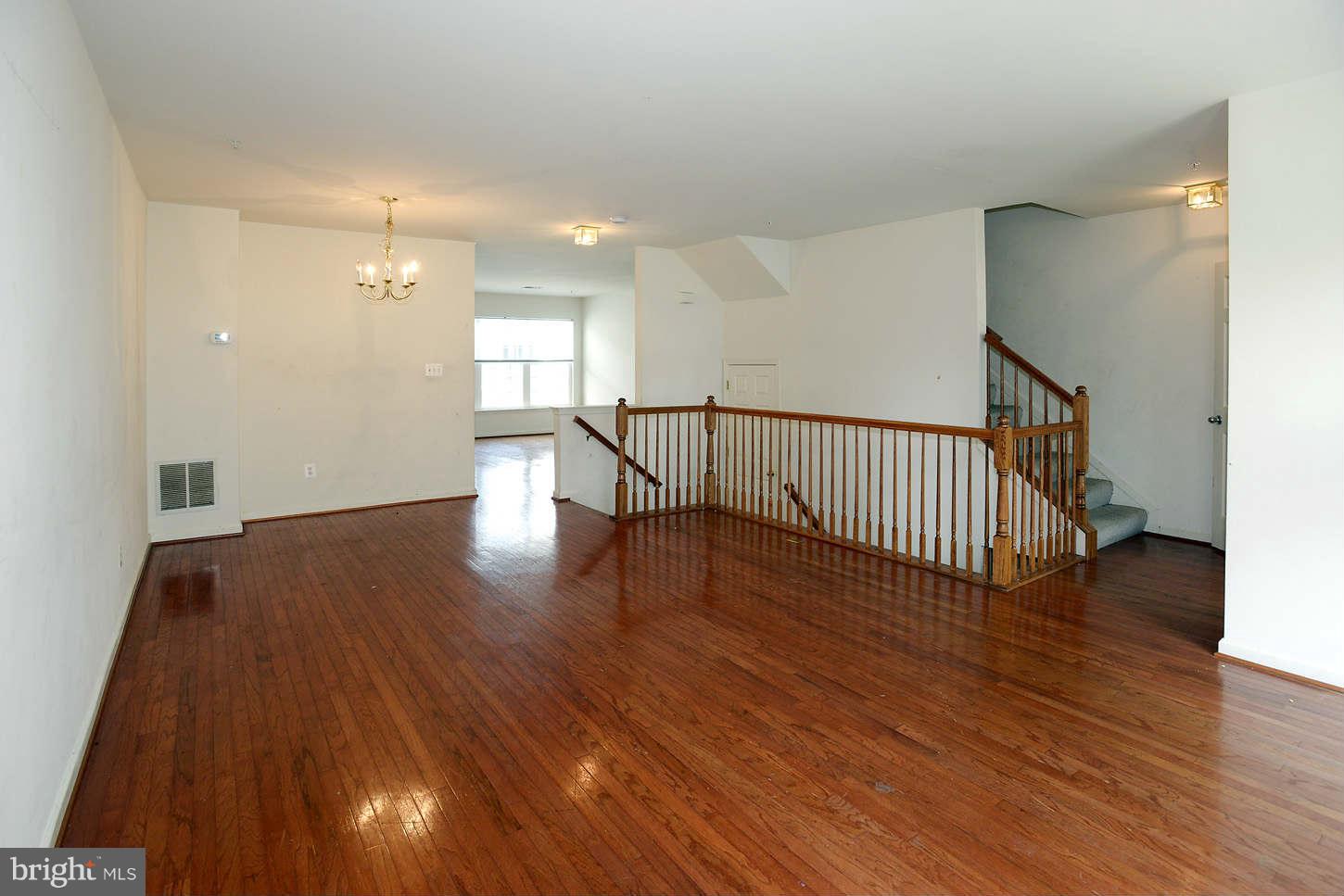 11343 King George Drive, Unit 9 Silver Spring, MD 20902 - Photo 4 of 30 Living Area