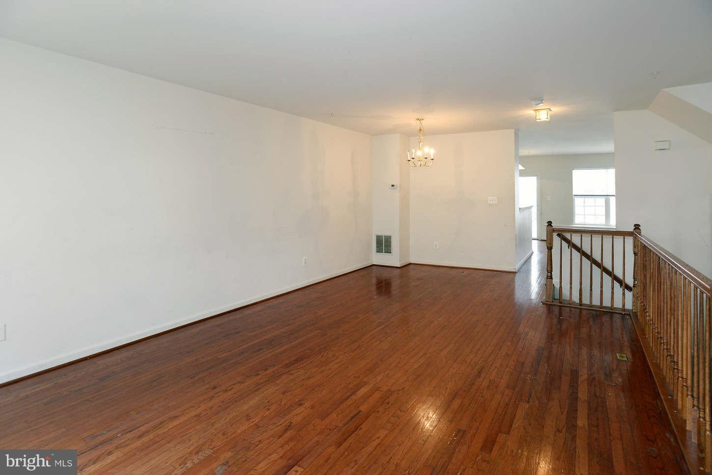 11343 King George Drive, Unit 9 Silver Spring, MD 20902 - Photo 5 of 30 Living Area
