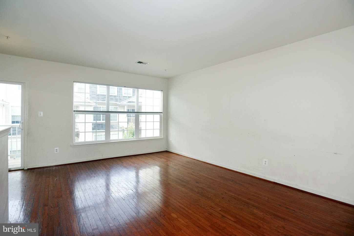 11343 King George Drive, Unit 9 Silver Spring, MD 20902 - Photo 6 of 30 Family Room