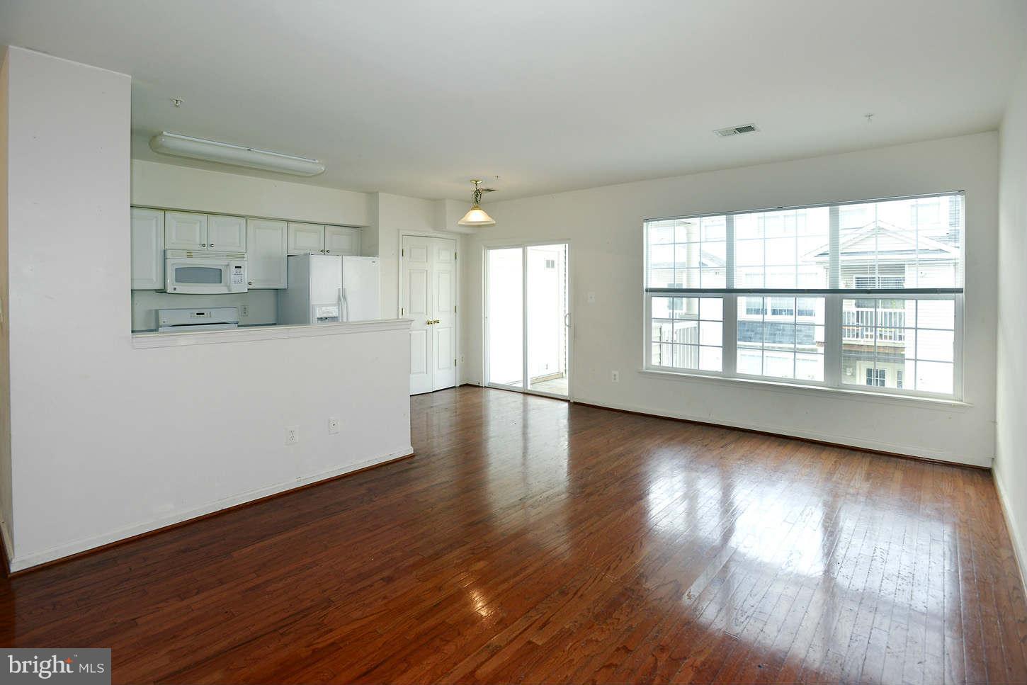 11343 King George Drive, Unit 9 Silver Spring, MD 20902 - Photo 7 of 30 Family Room