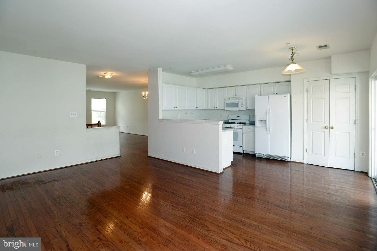11343 King George Drive, Unit 9 Silver Spring, MD 20902 - Photo 8 of 30 Family Room