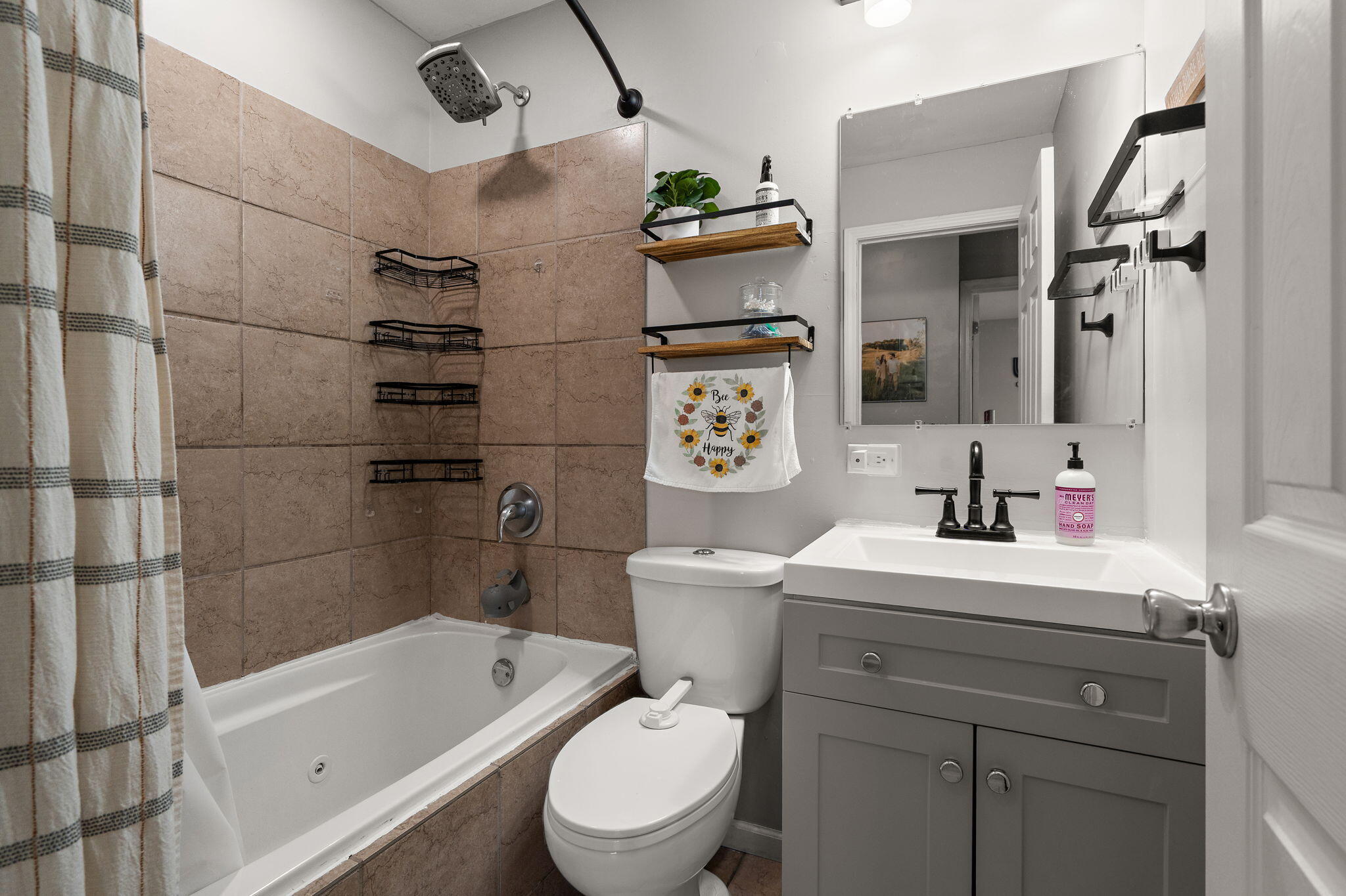 724 Imperial Road Valparaiso, IN 46385 - Photo 16 of 25 2048x1365