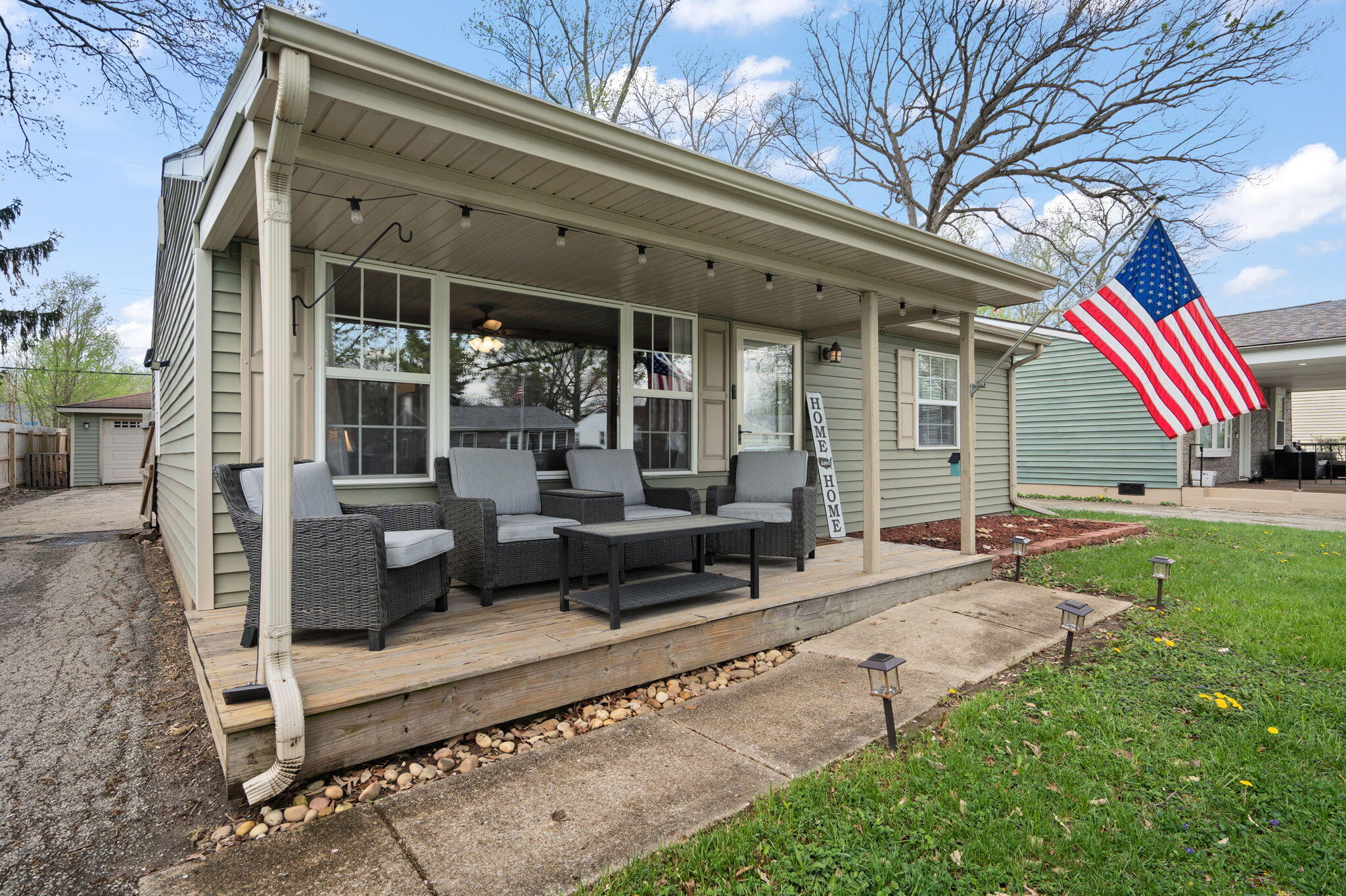 724 Imperial Road Valparaiso, IN 46385 - Photo 2 of 25 2048x1365