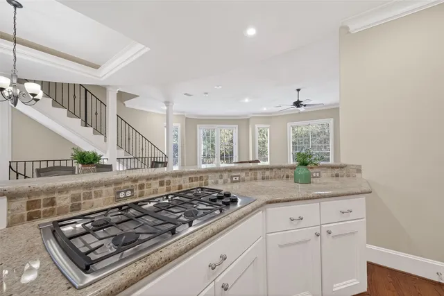 $2,900 | 105 Detering Street, Houston, TX 77007