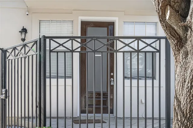 $2,900 | 105 Detering Street, Houston, TX 77007