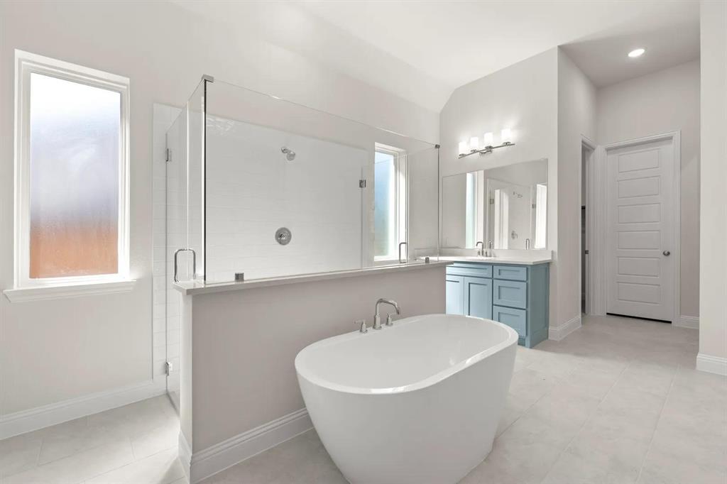 3123 Fisher Road Rockwall, TX 75032 - Photo 18 of 40 The Overlook II B Primary Suite Bathroom