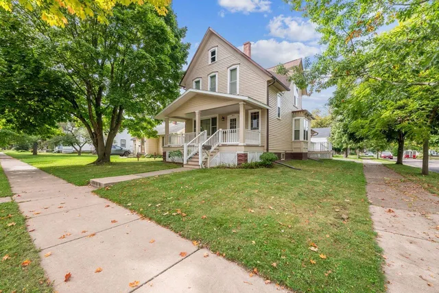 $269,000 | 801 9th Avenue West, Ashland, WI 54806