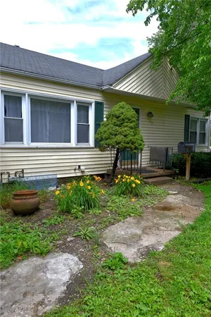 $240,000 | 9604 East 32nd Street South, Independence, MO 64052
