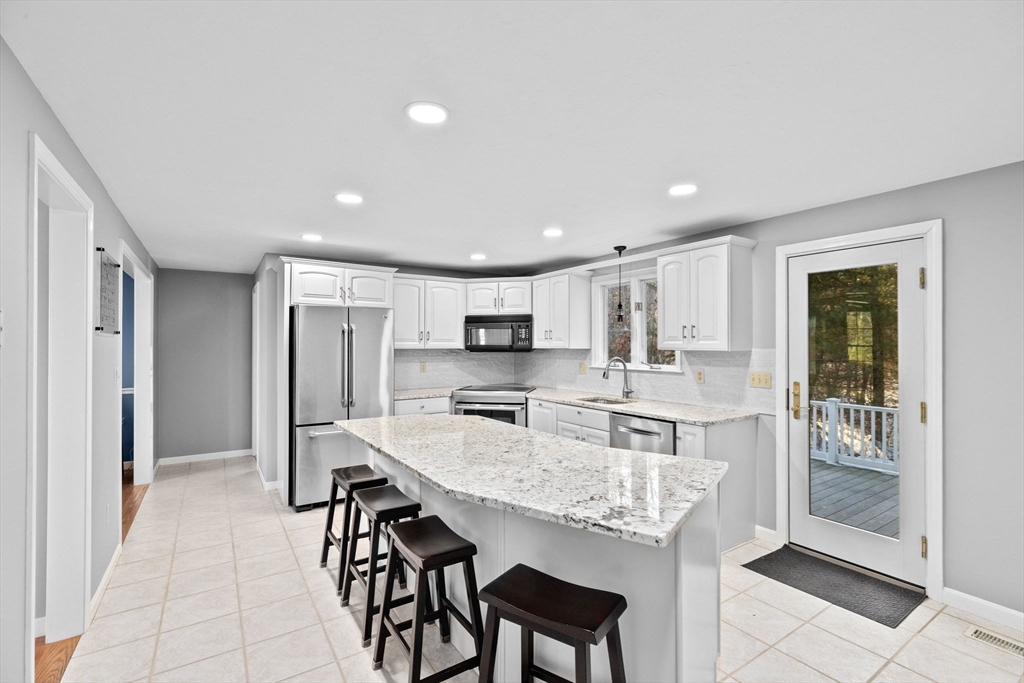 17 Red Mill Road Bridgewater, MA 02324 - Photo 4 of 42 Gallery Image 4