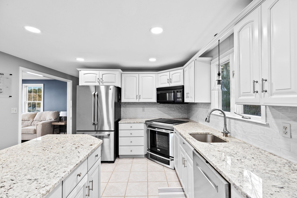 17 Red Mill Road Bridgewater, MA 02324 - Photo 5 of 42 Gallery Image 5